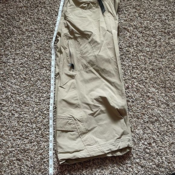 Mountain hardwear active capris - Picture 6 of 6